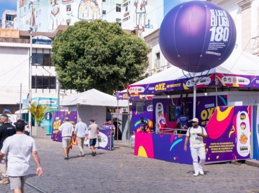 Tendas ‘Oxe, Me Respeite!’ atuam no Carnaval de Salvador