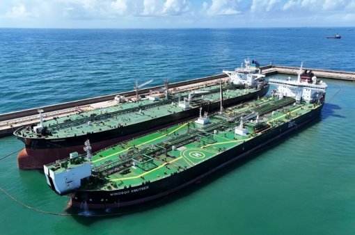 Vast faz primeiro transbordo de petróleo da ExxonMobil no Brasil