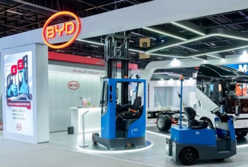 BYD lança 1ª. empilhadeira retrátil com bateria Blade no Brasil