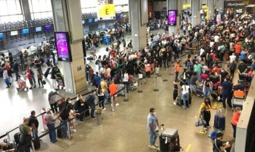Feriado de Tiradentes aumenta fluxo de passageiros em aeroportos