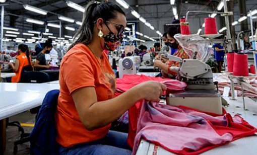 Sete das 10 atividades econômicas registraram demissões