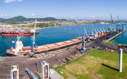 Porto de Imbituba movimenta mais de 2,65 milhões de toneladas