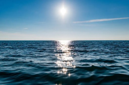 Família torna água do mar potável e cria negócio no litoral de SP