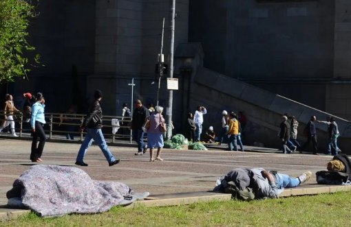 População em situação de rua passa de 388 mil em maio; SP lidera